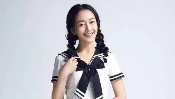 易烊千玺被中戏录取,这两位女星送祝福,王俊凯王源却毫无表示?