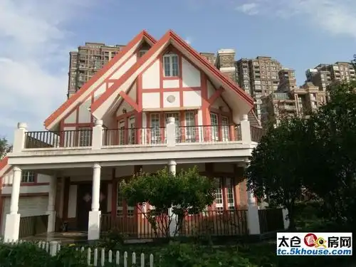 太仓浏河上海假日独栋别墅大花园大面积