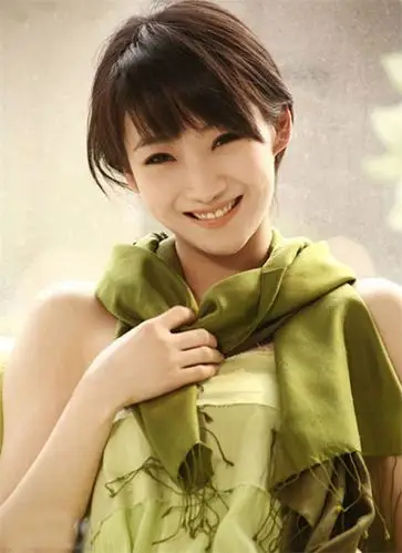 她是清朝皇族后裔,从不演任何清宫戏,却为刘德华破例演了次格格