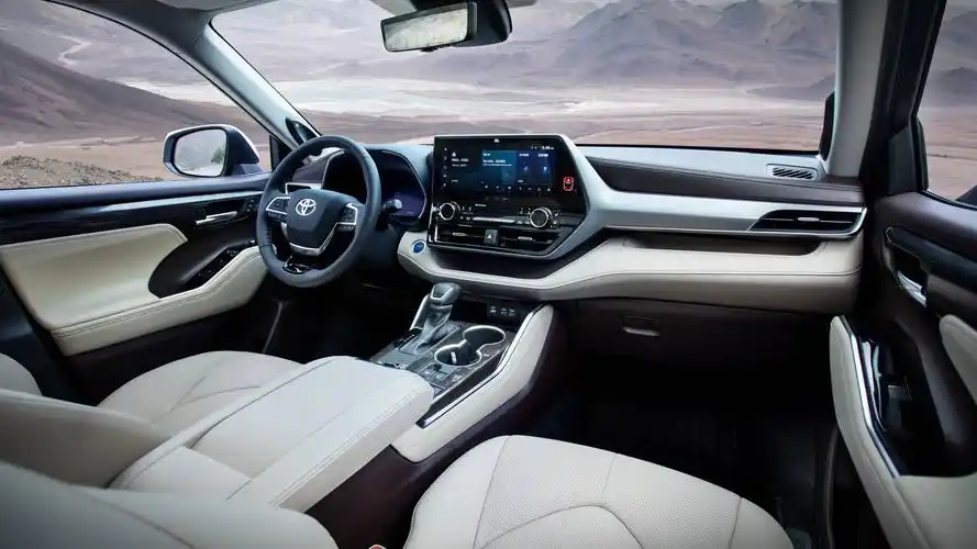 银川试驾全新一代汉兰达引领527的高品质生活方式