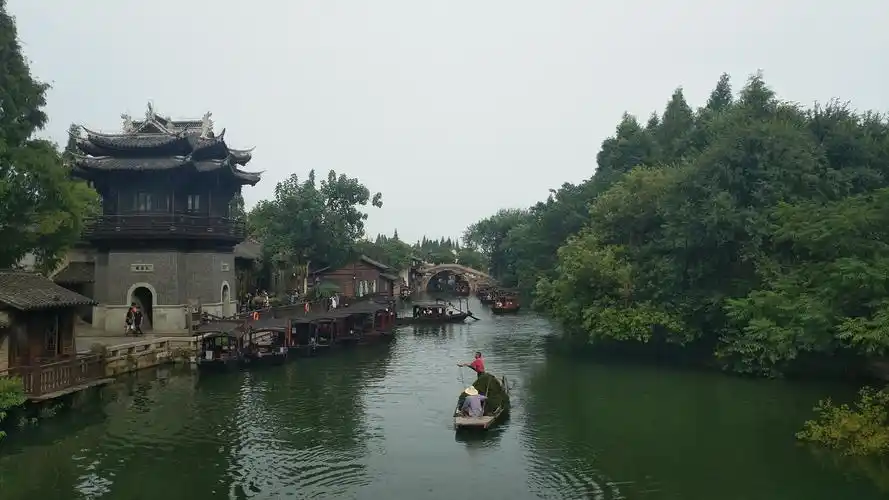 小桥流水 是江南水乡不可或缺的