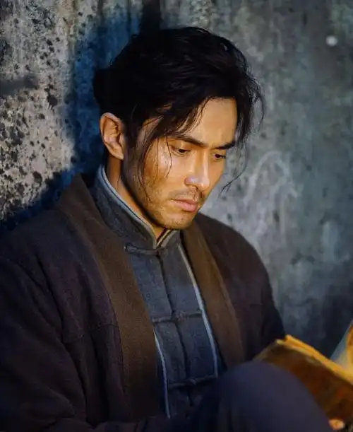 高伟光的鹧鸪哨算是近些年荧屏经典人物了吧