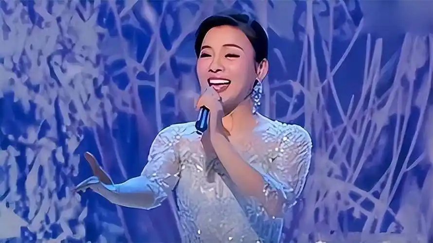 民歌天后陈思思嫁给青歌赛冠军师鹏生一女今46岁气质依旧动人