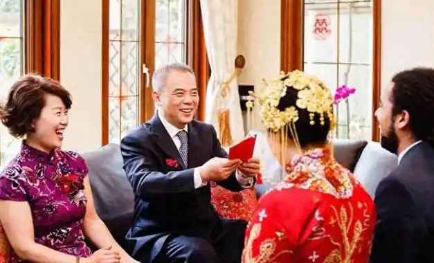 不帮我弟就别过了妻子跑回娘家半个月回来她崩溃大哭