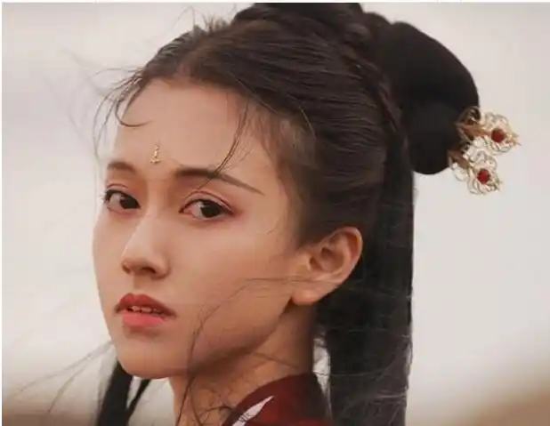 最火的女生汉服盘发发型 古风小姐姐都喜欢的长发盘发发型