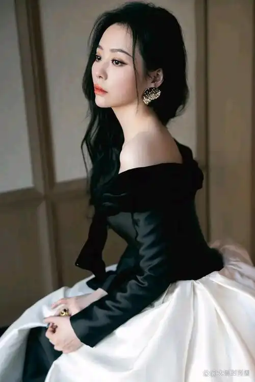 单身的张靓颖越来越漂亮了