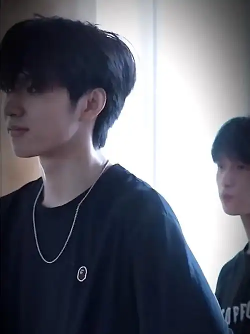 练习室素颜刘耀文很无敌