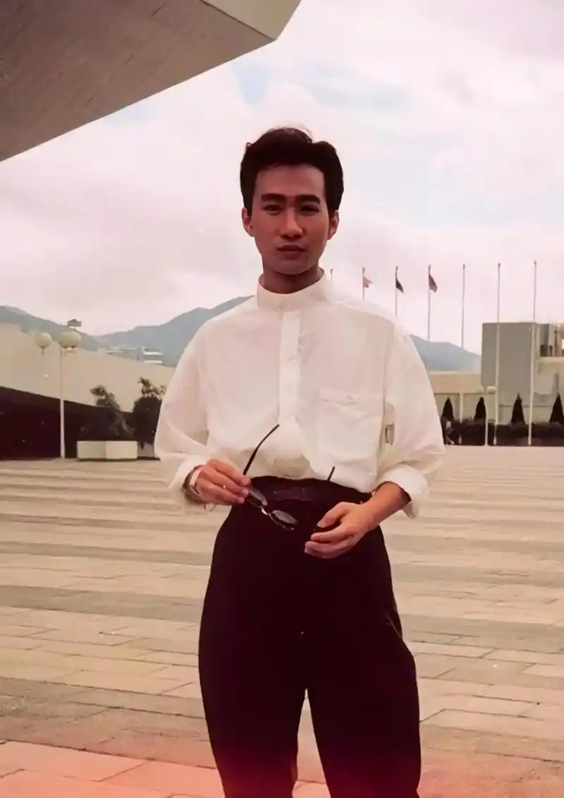 黄家驹 #beyond beyond四人年轻时的帅照#be - 抖音