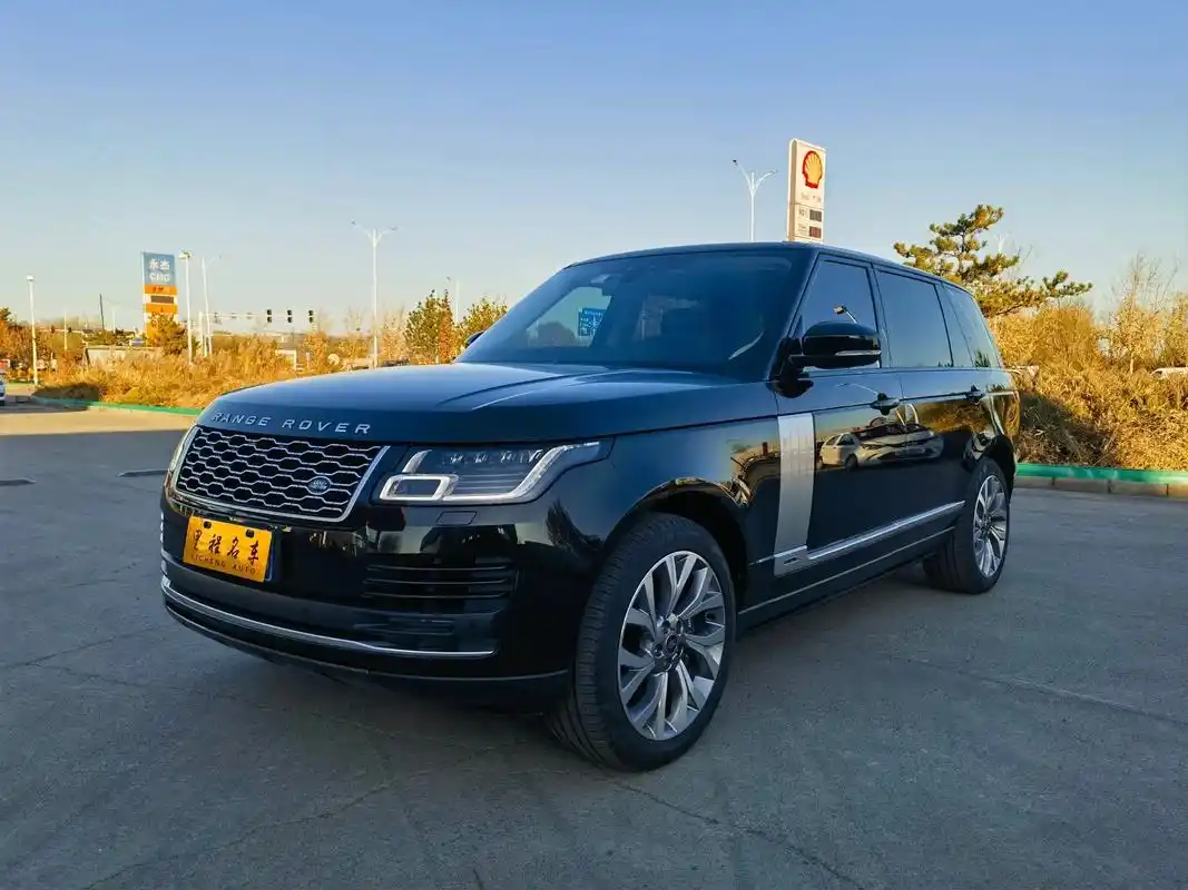 路虎 揽胜.2021款 揽胜 3.0 l6 传世加长经典版 - 抖音