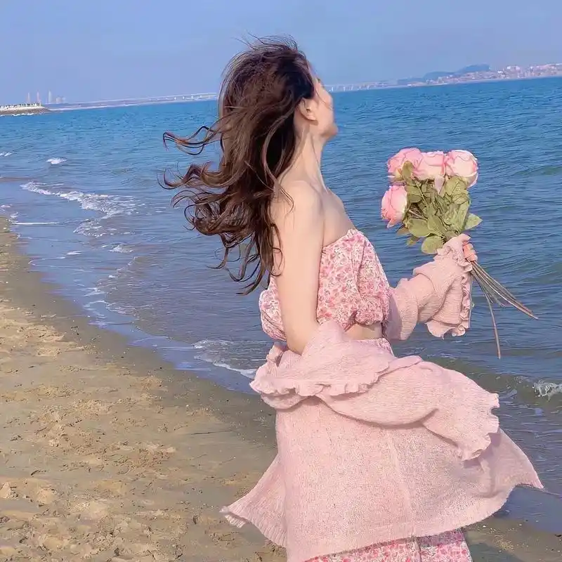 女生头像10.26."我亲爱的女孩们 要独立自信要好好爱自己 - 抖音