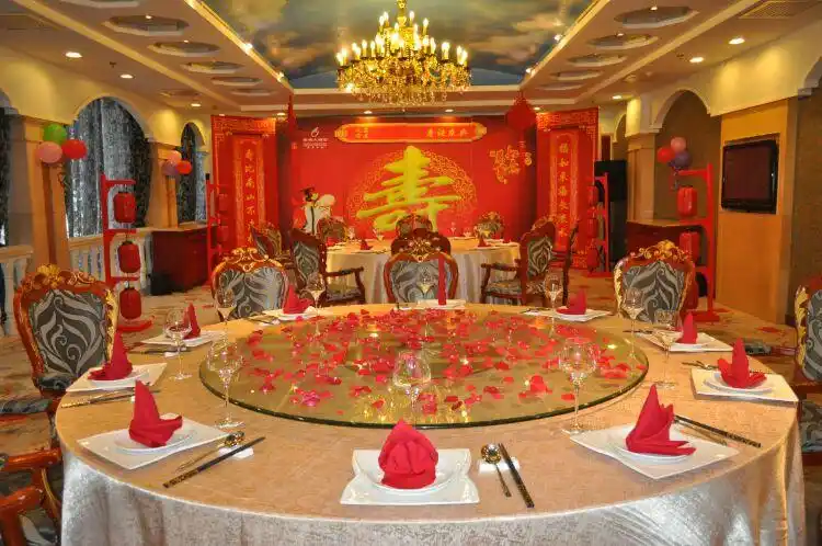 其它 晋城大酒店福寿宴私人定制 写美篇餐饮部经理现场献歌一曲 晋城