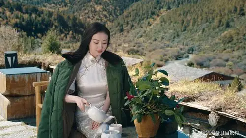 看了10集《司藤》,最大的感受就是:终于get到景甜的演技了