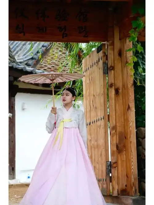 朝鲜族  #朝鲜族服饰  #民族风90服装:绣佳人(全场100做发型50椅