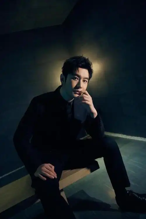 型男教主黄晓明,依然帅气无敌