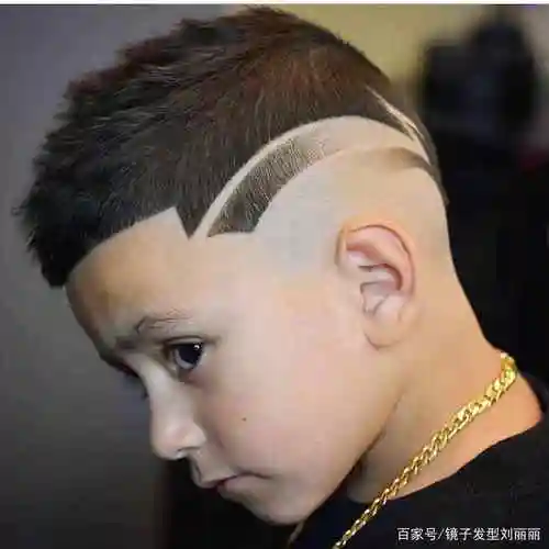 3到10岁小男孩发型怎么剪?剪完这四种,谁知这么帅