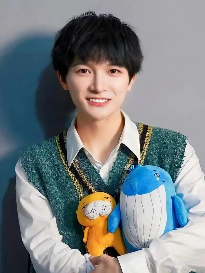 盘点周深的那些神仙照片7715      周深就是一个阳光大男孩,从来