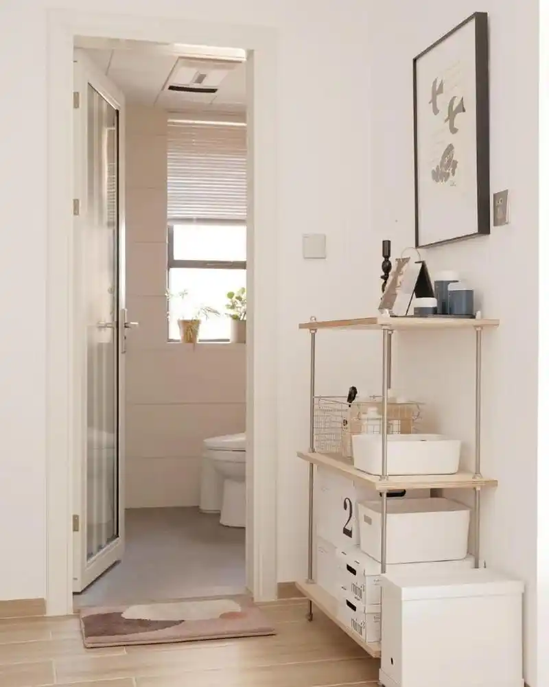 小户型3㎡卫生间收纳术 卫生间大概3平方,地砖和墙砖也算是选对了