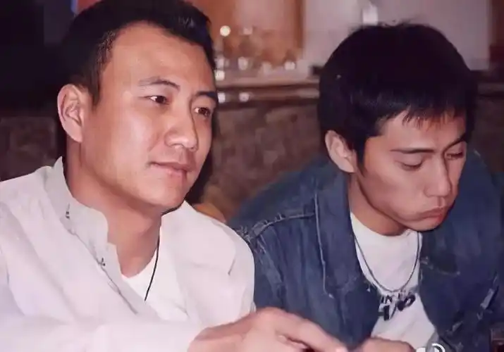 胡军刘烨合体拍新片,恰逢同志电影『蓝宇』上映20年!-淡蓝-八卦帝