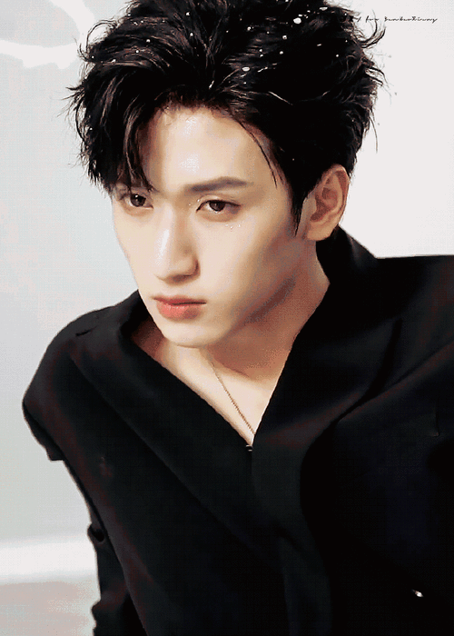 顶级东方神颜##严浩翔 顶级门面##小说里走出来的白月光