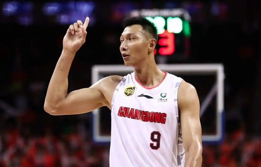 2米20的身高让他的移动速度有些缓慢,但是他的静态天赋确实比曾繁日好