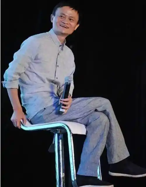 原创马云现身荷兰穿着改头换面带的随从一间酒店不够住