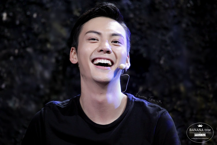 陈伟霆# 140829 我们都爱笑录制 @william威廉陈伟霆 行程繁忙也要