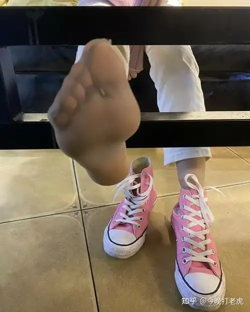 女生的脚脚该有多好看