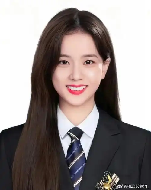 kimjisoo超话#金智秀图片#学姐的一些证件照