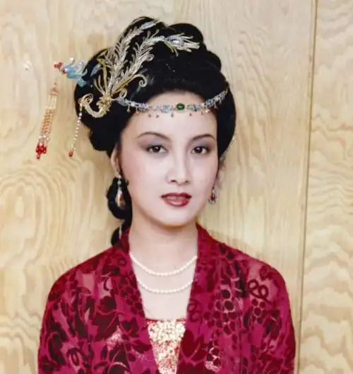 迎春乳娘犯事邢夫人为何迁怒骂完迎春骂王熙凤