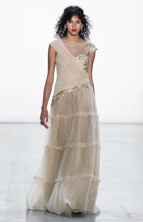 甜美薄纱201920秋冬女装流行面料