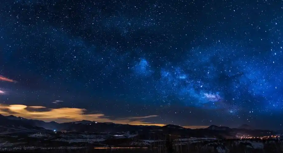 美丽的云朵-云,夜晚,天文,天空,太空,宇宙,山脉,户外,探险,星座,星星