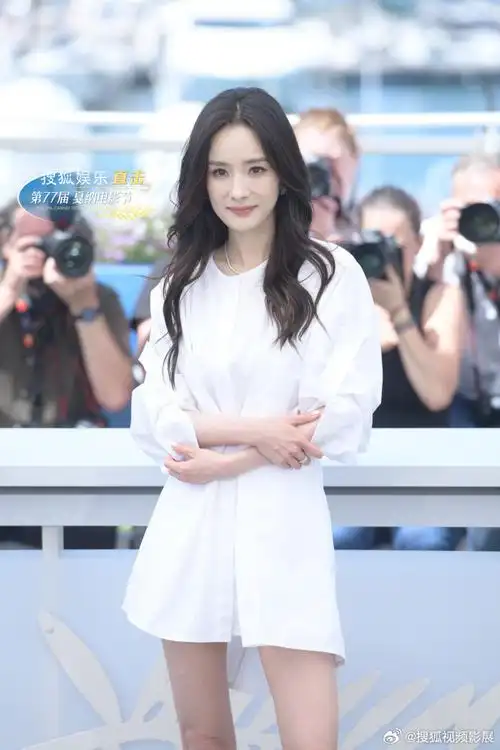 杨幂酱园弄戛纳见面会##杨幂薄纱白裙