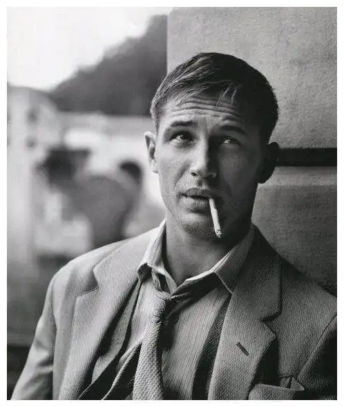 汤姆·哈迪是呼声最高的粉丝之一,也是最有希望最终获得这个角色的人