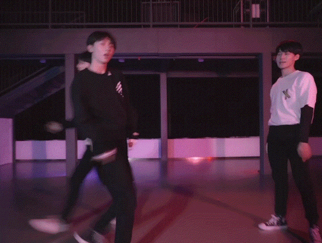 时代少年团马嘉祺,张真源,严浩翔跳女团舞动图,谁跳的最有感觉?