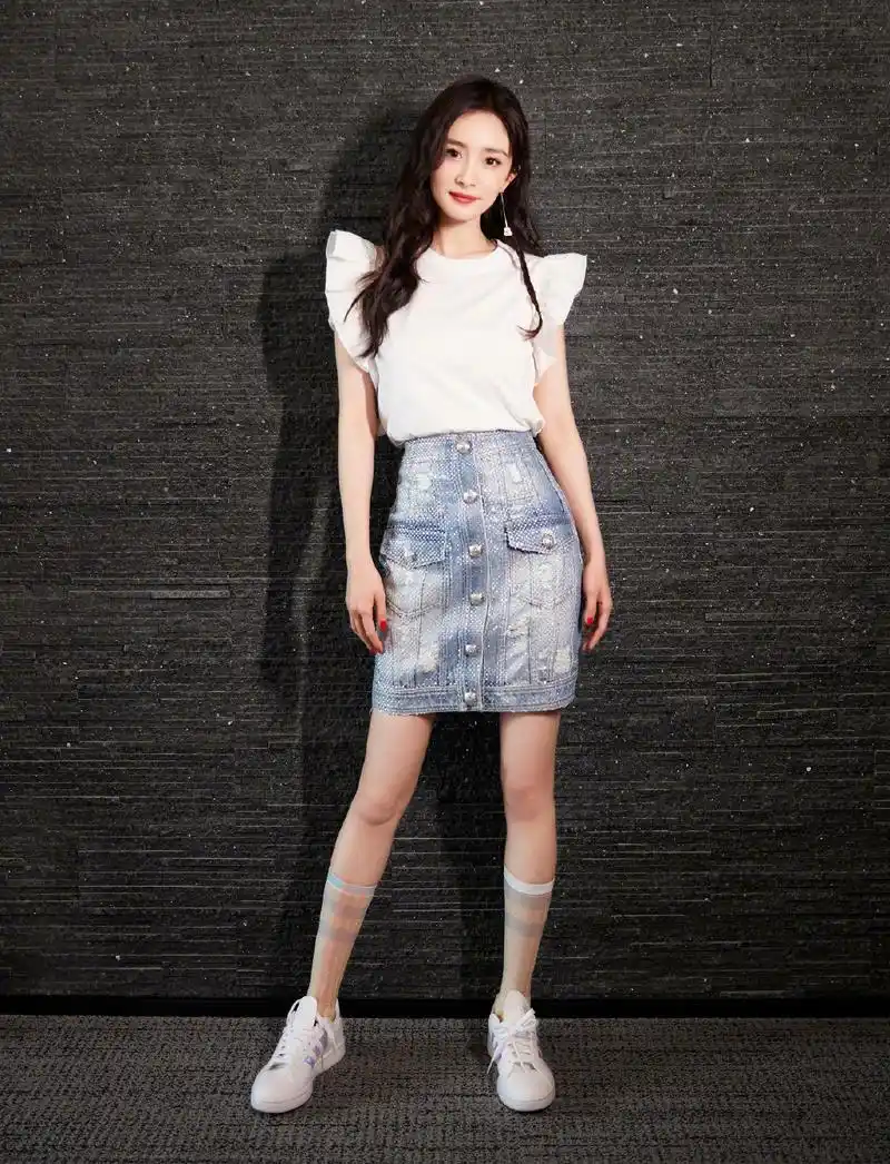 杨幂优雅复古写真图片16