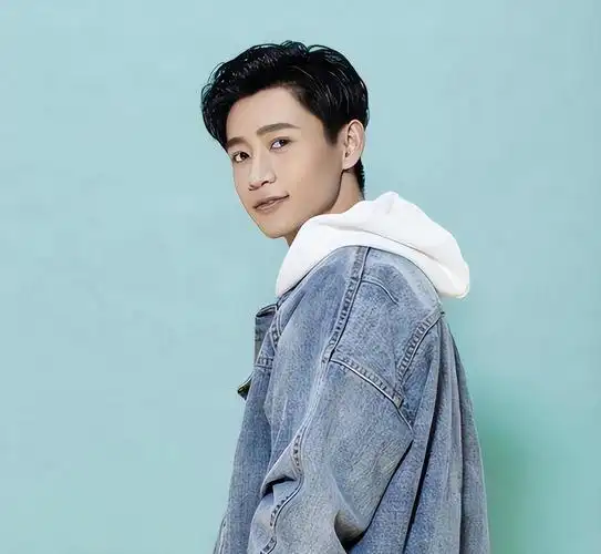 事实证明面包和爱情兼顾的魏晨才是真正的人间清醒