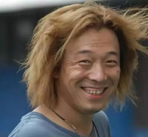 当红男星罕见私生活照片曝光 朋友圈女人都炸锅