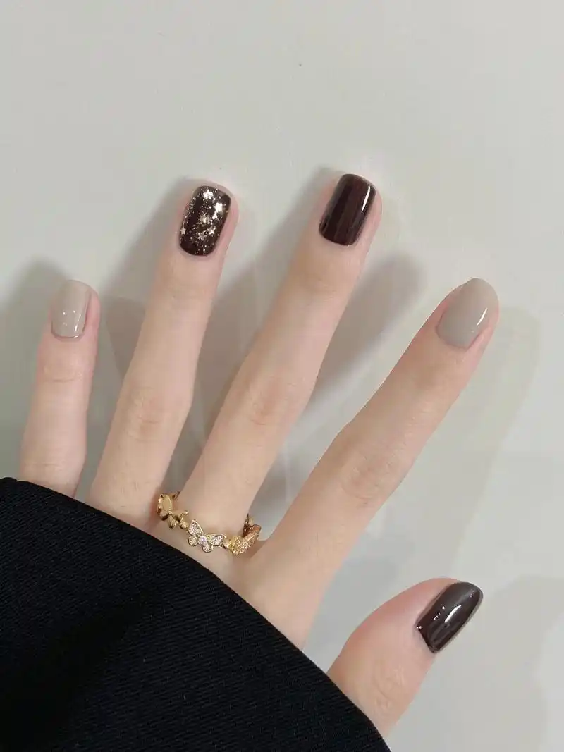 秋冬显白美甲 #短指甲也可以这么 - 抖音