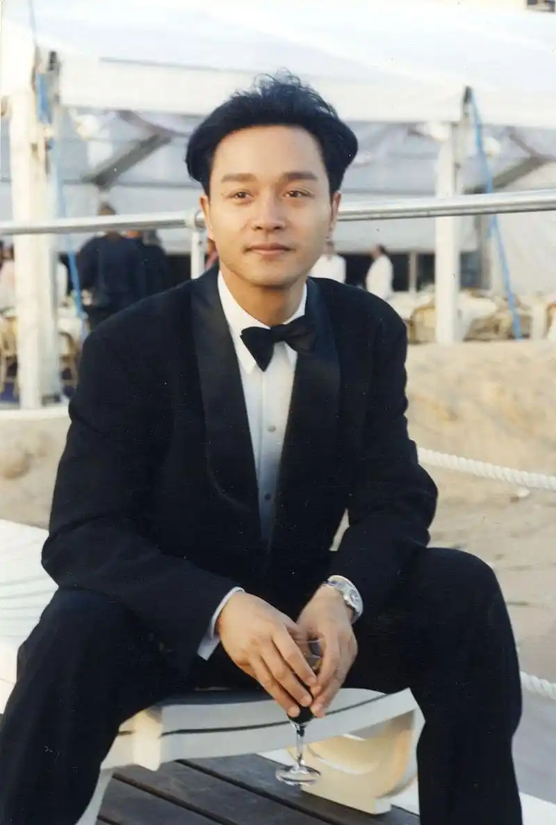 张国荣逝世21周年,盘点那些反复爱上哥哥张国荣的瞬间,一起怀念他吧!