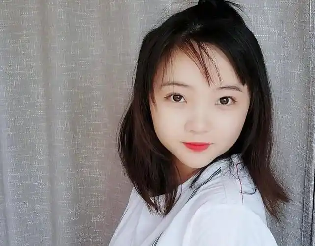 原创童星林妙可近照曝光减肥后的五官颜值绝了