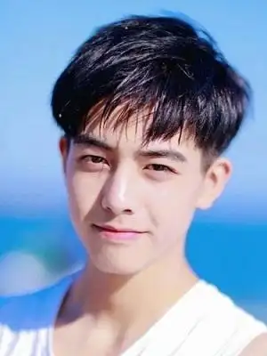 2019男士流行发型短发 适合夏季的男生发型