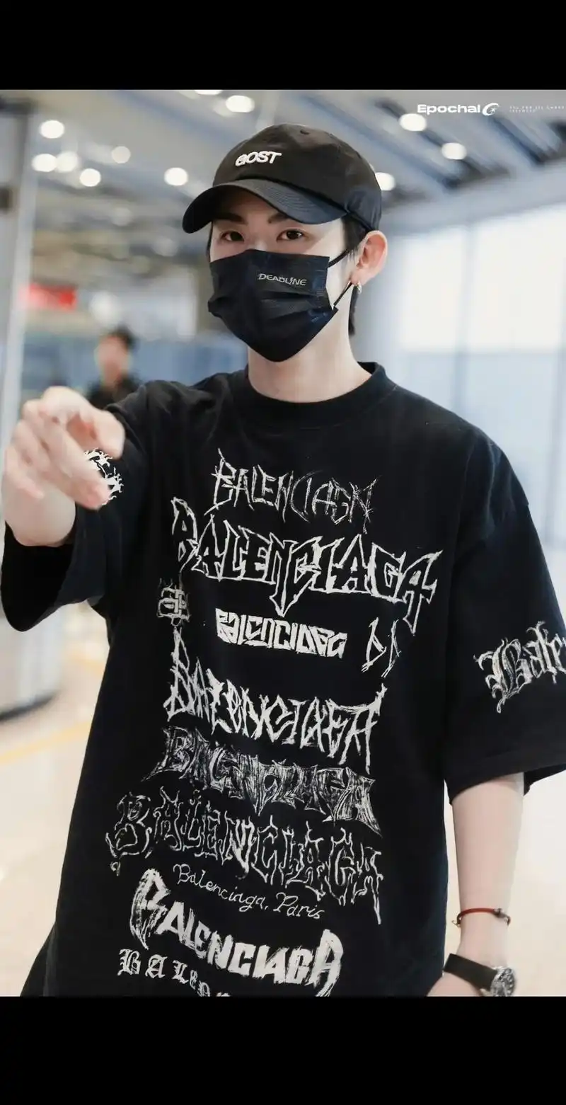 从未改变.#生图 #机场穿搭 #机场照 #小鬼歌曲推荐 #小 - 抖音