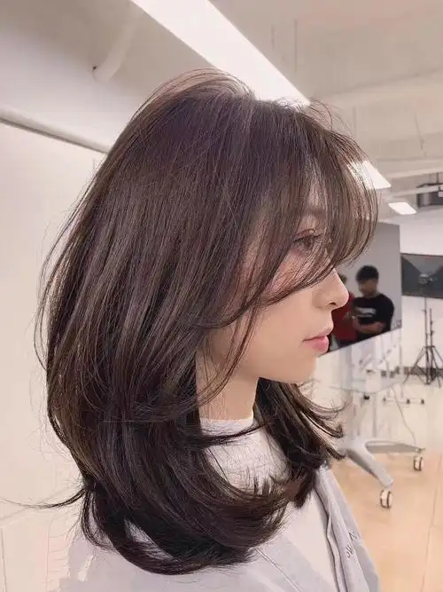 2020年超火的剪碎了修颜中长发