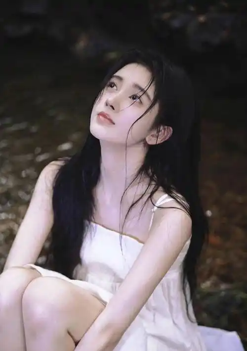 90后女星鞠婧祎写真集清纯唯美青春靓丽