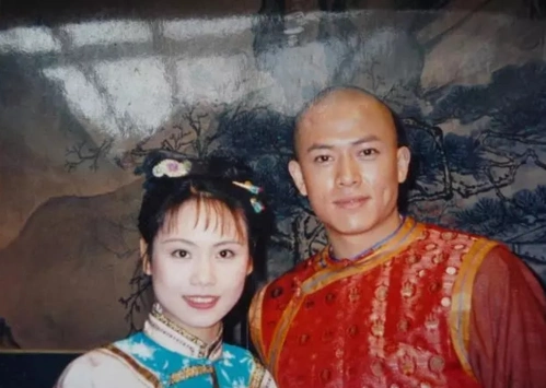 还珠格格演员现状:柳青娶小15岁娇妻,柳红撞脸王菲