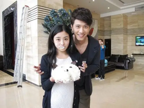 当年"小超女"恋情曝光 张含韵彭冠英假戏真做