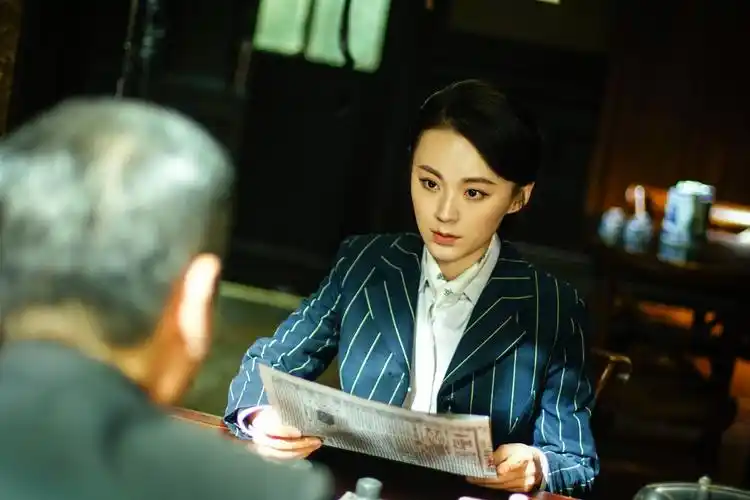 【影视评论】《红蔷薇》12.16开播 毛林林上演反派特工