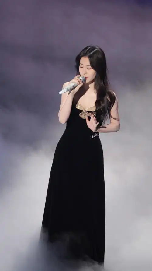 5|#微博视界大会#    我用14个小时  书写我对你的喜欢  @张碧晨