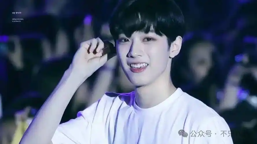 赖冠霖_周也_女方