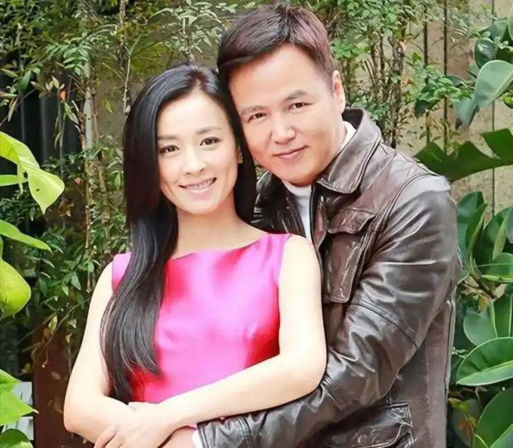 张庭夫妇迪拜花近2亿买6套别墅,贫穷限制了我的想象_林瑞阳_房地产